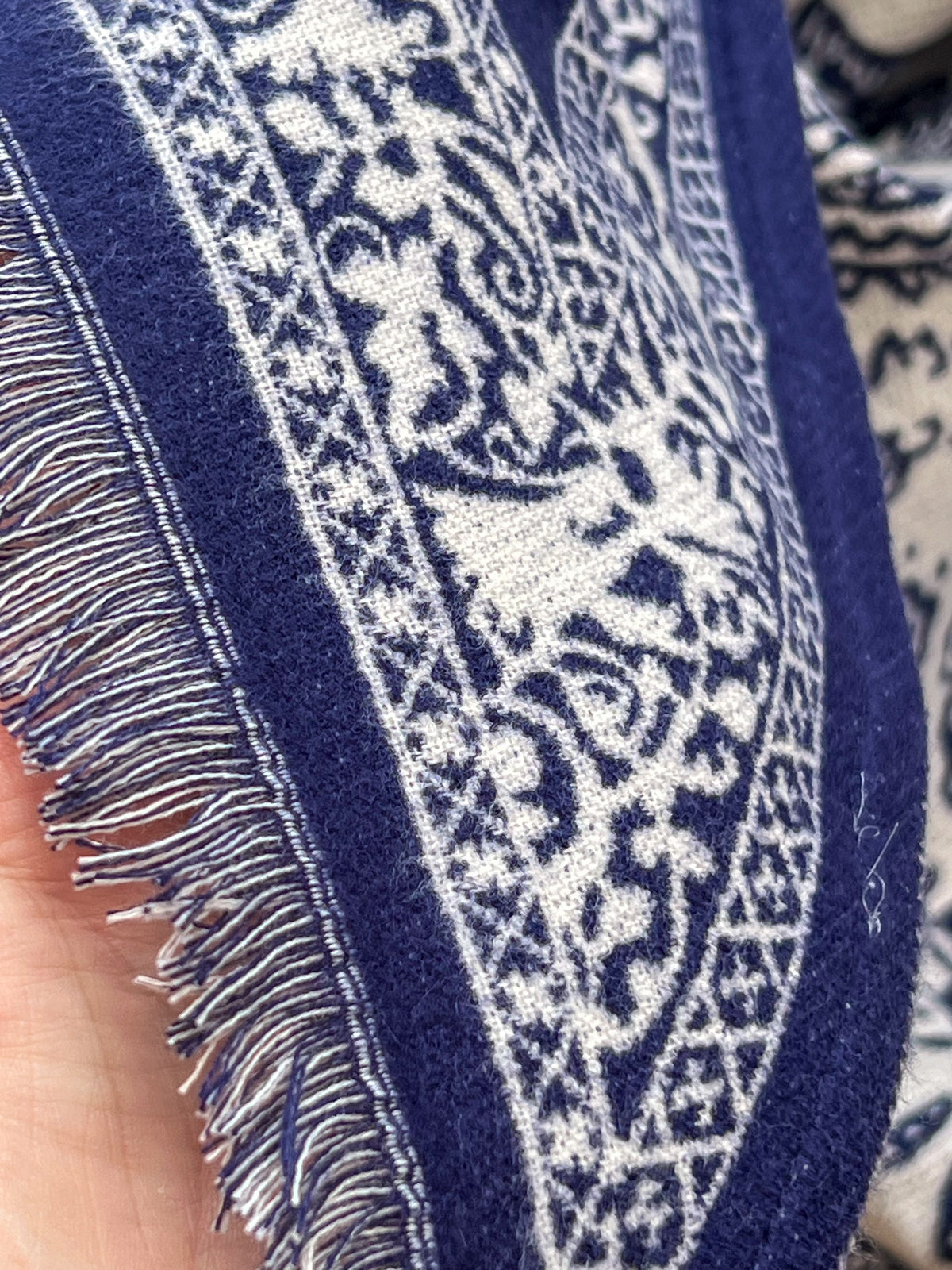 Scarf Triangle 186 Navy